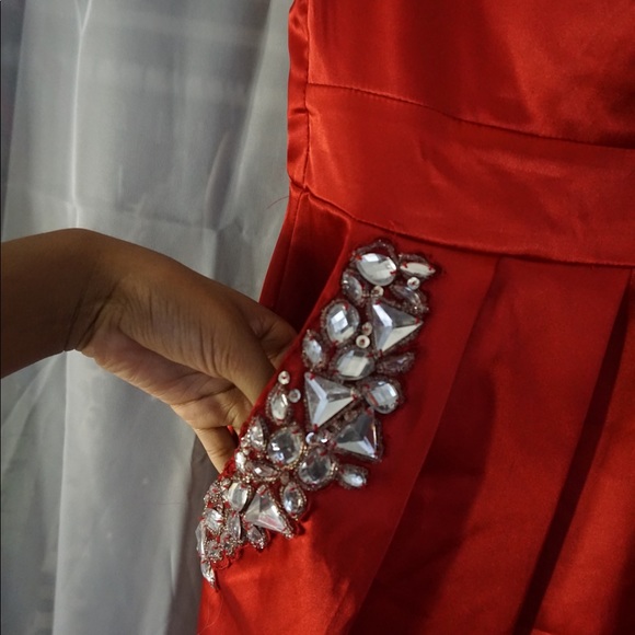 Formal party dress - Picture 2 of 3